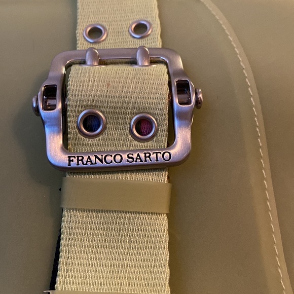 Franco Sarto line color Smoothie Style purse barely used. No rips or tares - Picture 3 of 8